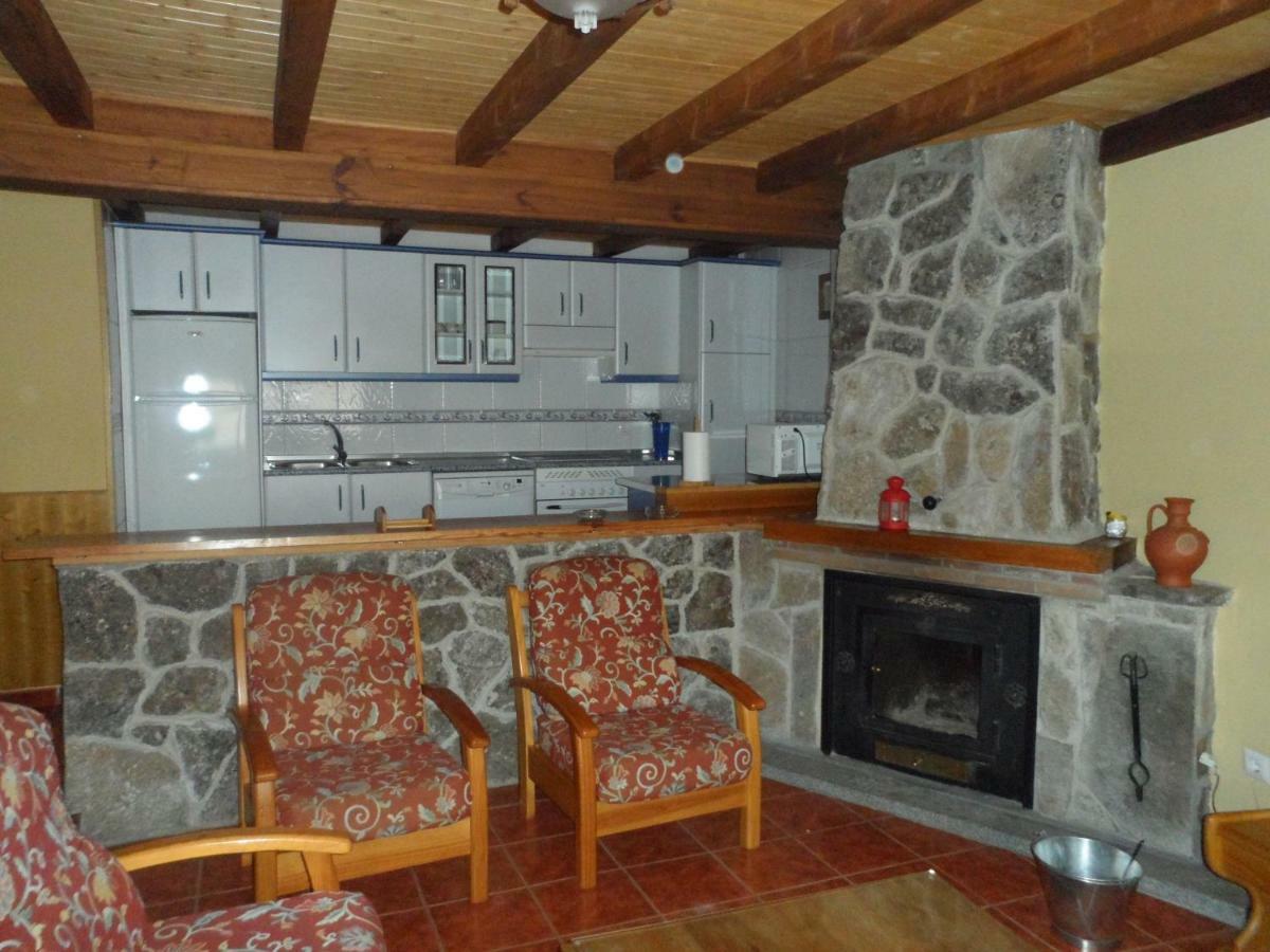 La Puente 10 De Gredos Holiday home Hoyos del Espino